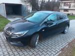 Samochód osobowy Opel Astra w kolorze czarnym