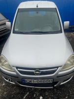 Samochód ciężarowy Opel Combo-C-Van-Tour przód samochodu